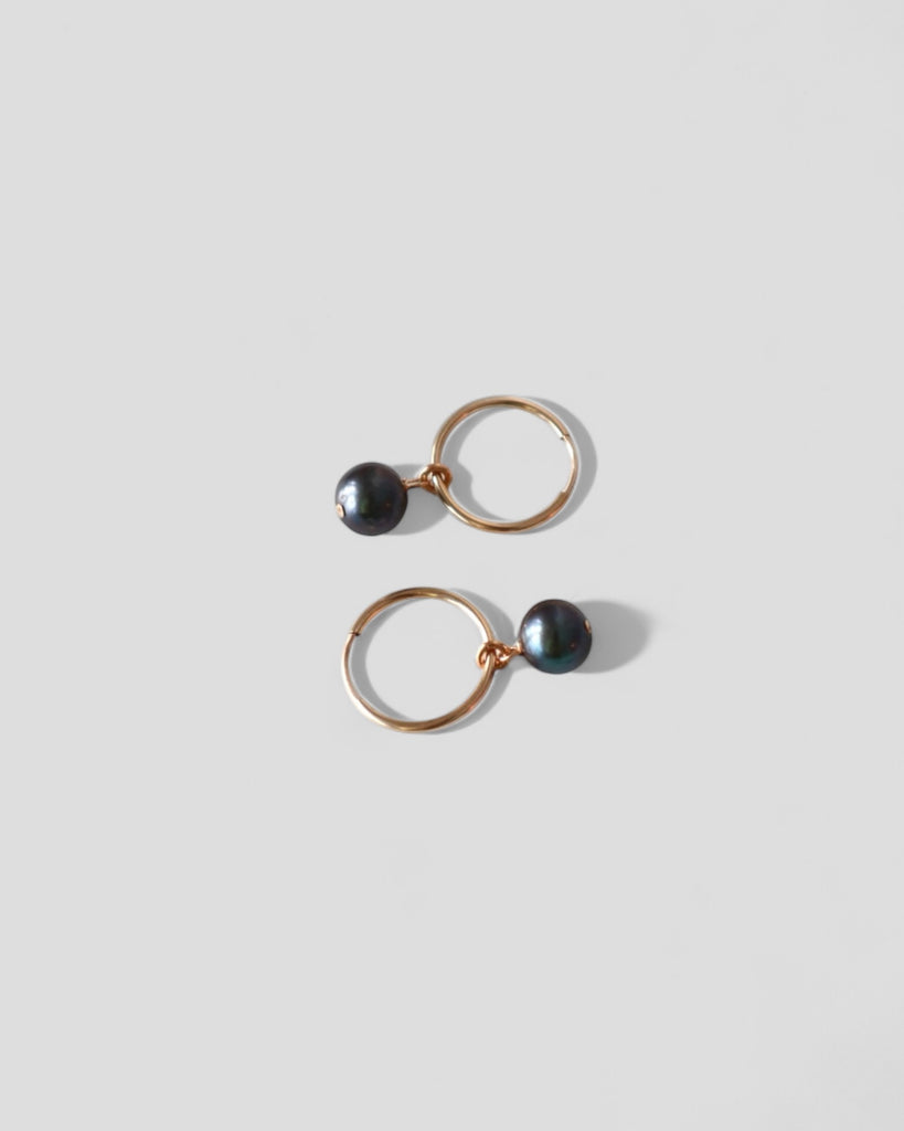 Black pearl small hoops