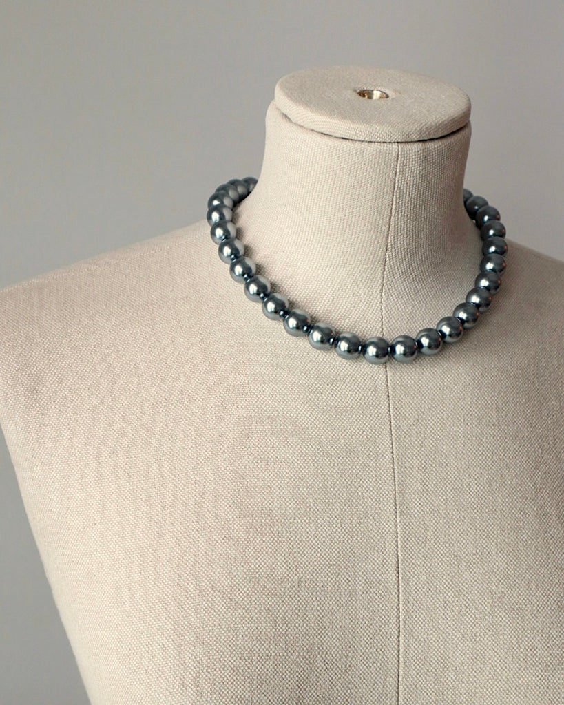 Grey pearl necklace